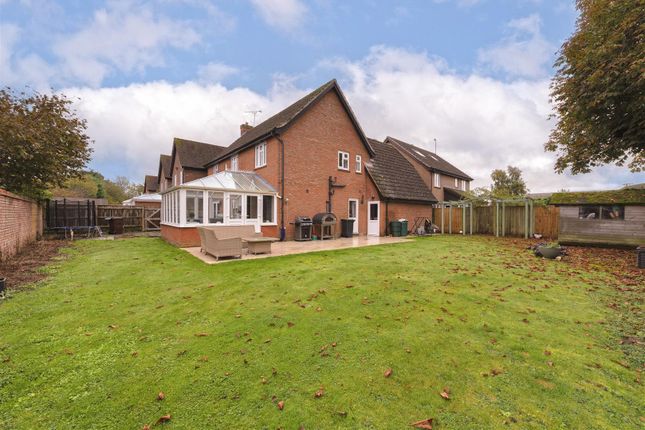 Caysers Croft, East Peckham, Tonbridge 4 bed detached house for sale