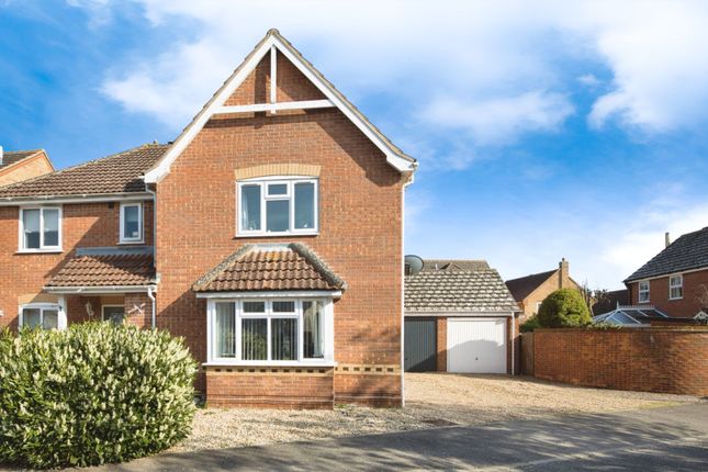 3 bedroom semi-detached house for sale