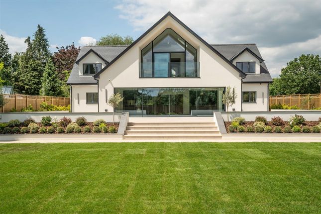 Broomhills Chase, Billericay CM12 5 bed detached house for sale