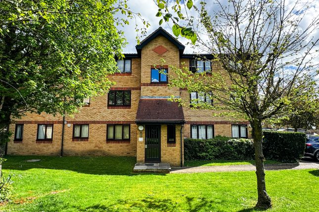 Studio flat for sale