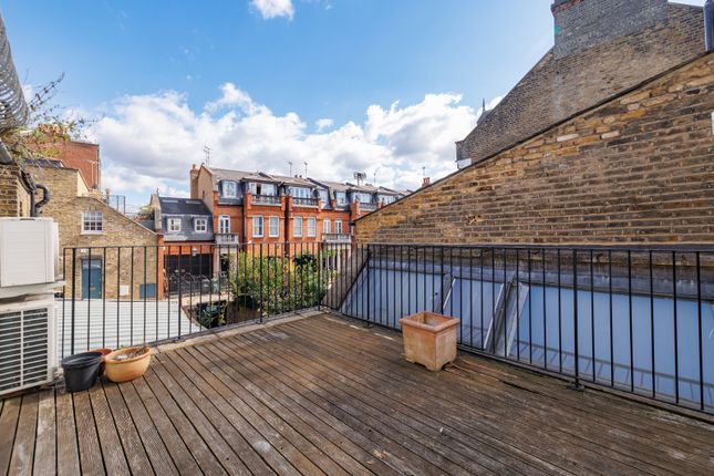 New Kings Road, Parsons Green, London 2 bed maisonette for sale