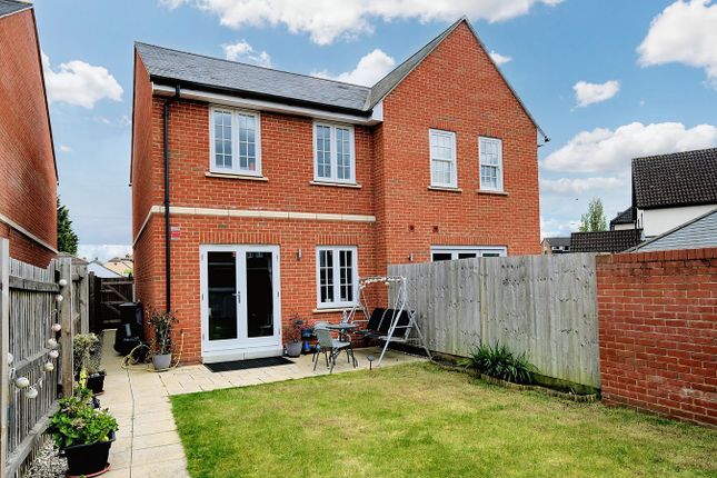2 bedroom semi-detached house for sale
