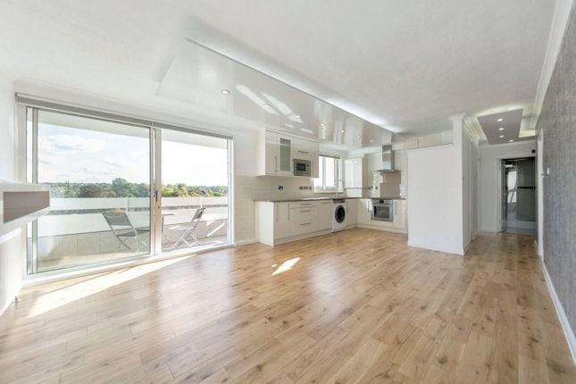 Warwick Drive, Putney, London, SW15 2 bed flat for sale