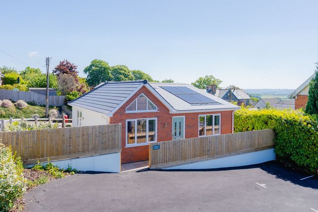 Murley Close, Crediton, EX17 2 bed detached bungalow for sale
