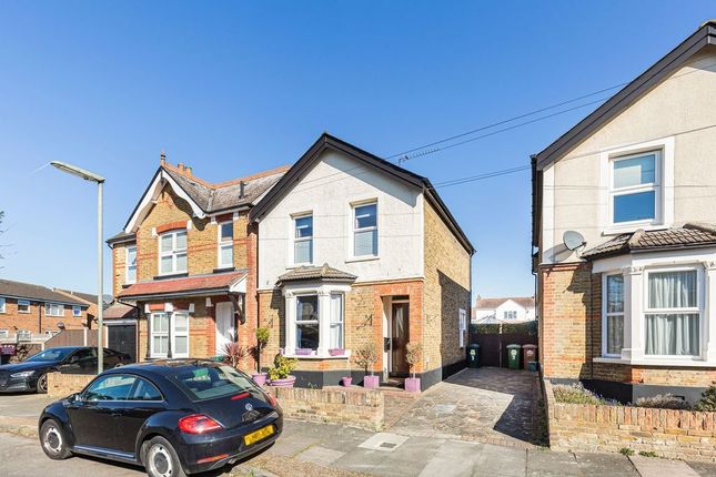 Tennyson Road, Ashford, TW15 3 bed detached house for sale