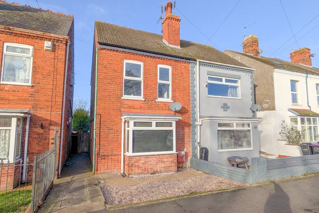 Alexandra Road, Skegness, PE25 3RE 3 bed semi