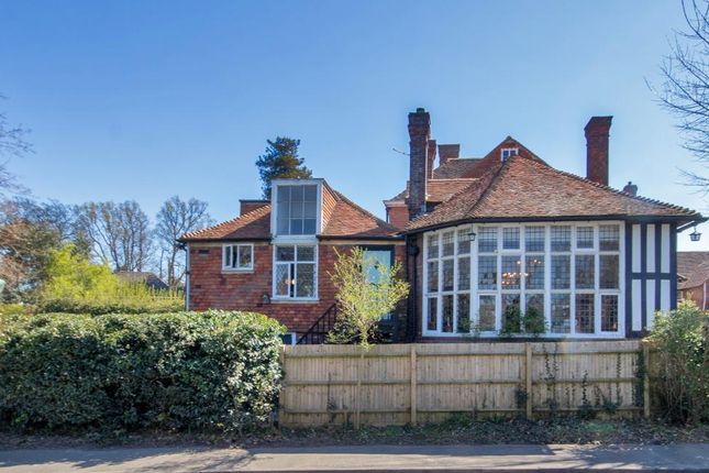 Angley Road, Cranbrook, Kent, TN17 2LE 3 bed detached house for sale