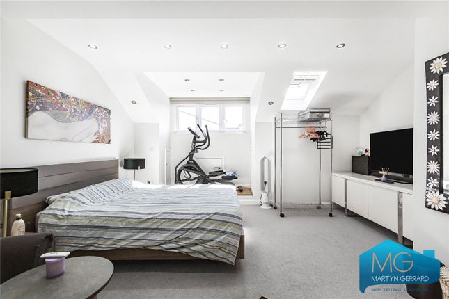Victoria Road, Barnet, EN4 4 bed terraced house for sale