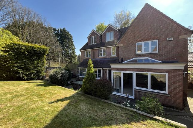 6 bedroom detached house for sale