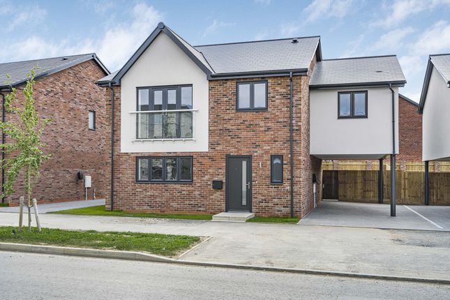5 bed detached house