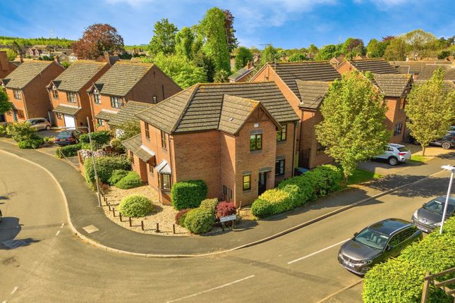 4 bed detached house