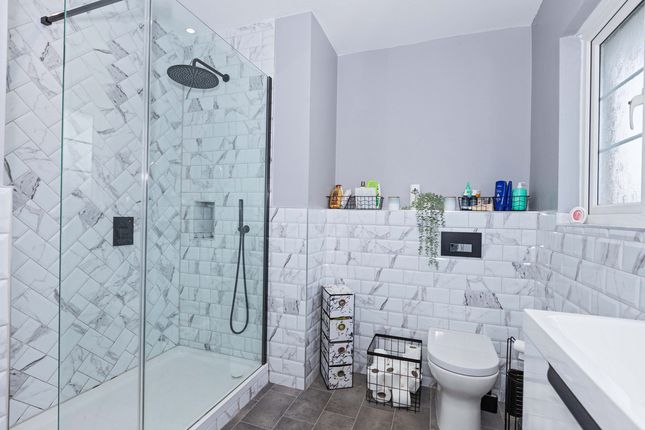 Southview Drive, Worthing, BN11 2 bed flat for sale