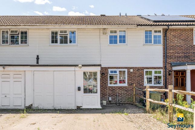 Cumberland Avenue, Surrey GU2 4 bed terraced house for sale
