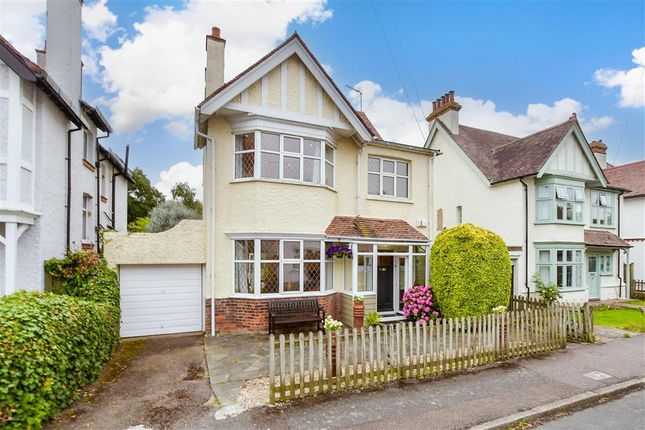 5 bed detached house