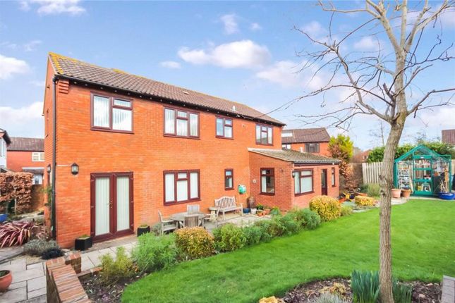 The Hedges, Swindon SN4 4 bed detached house for sale