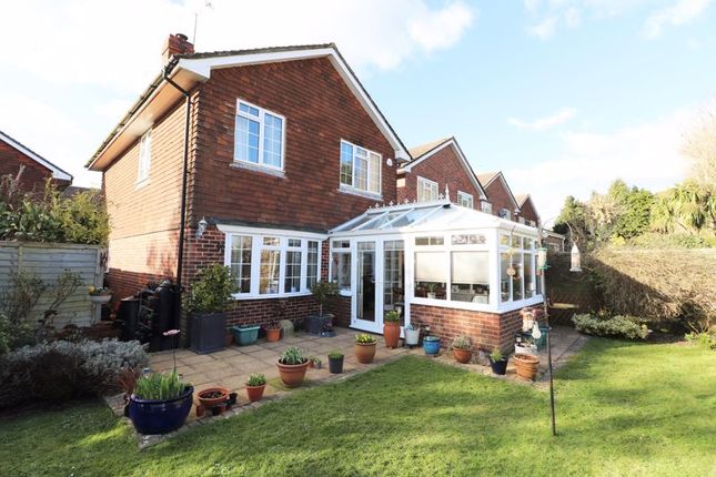 Church Close, Clapham 3 bed detached house for sale