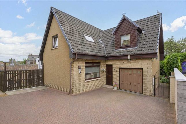4 bed detached house