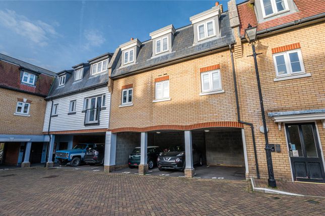 Roche Close, Rochford, Essex, SS4 1 bed apartment for sale