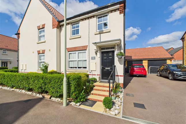 Brambling Way, Hardwicke, Gloucester... 3 bed semi