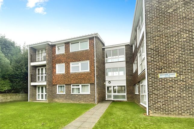 Oakwood Court, West Sussex PO21 2 bed flat for sale