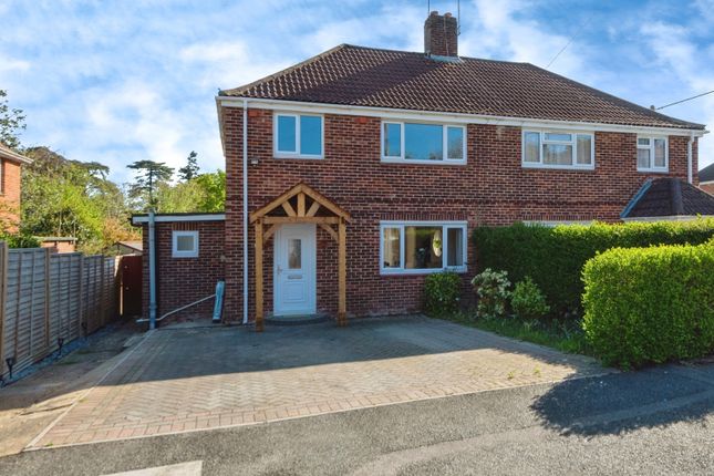 3 bedroom semi-detached house for sale
