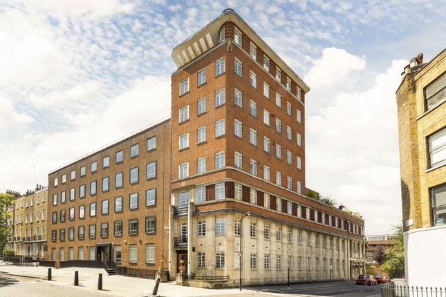 John Street, London WC1N 2 bed flat for sale