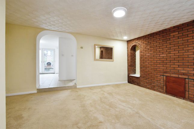 3 bed end terrace house
