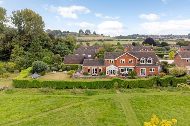 4 bed detached house