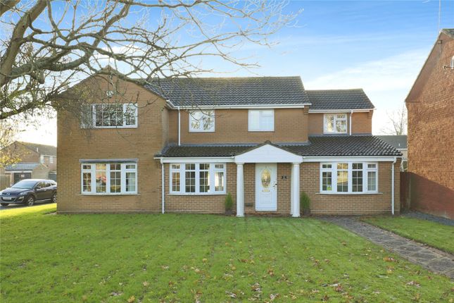 5 bed detached house