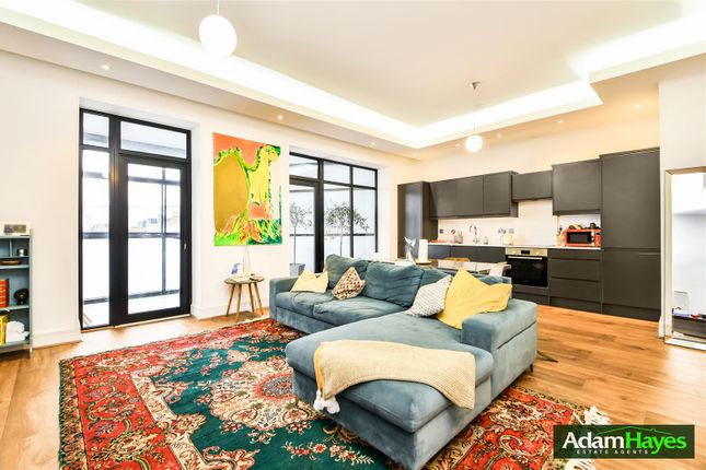 High Road, London N12 2 bed apartment for sale