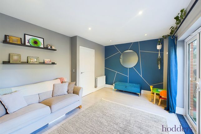 Eilmer Close, Addlestone, Surrey, KT15 4 bed terraced house for sale