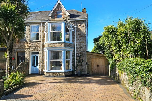 5 bedroom semi-detached house for sale