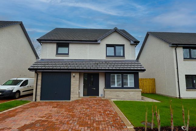4 bed detached house