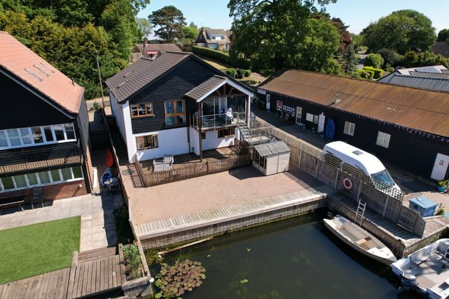 4 bed detached house