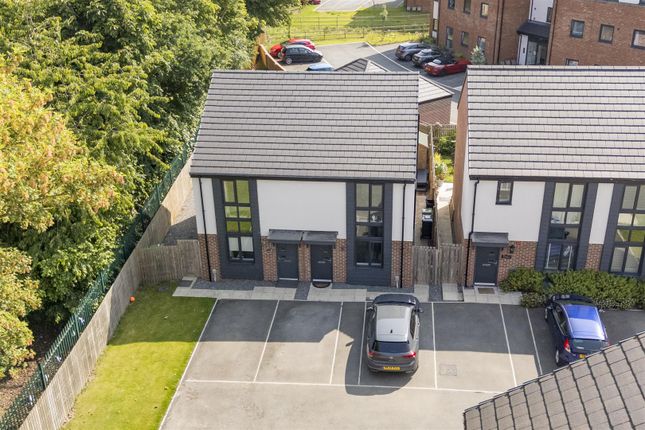 2 bedroom semi-detached house for sale