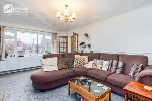 4 bed detached house