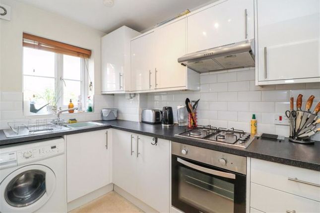 Swan Close, Rickmansworth WD3 2 bed apartment for sale