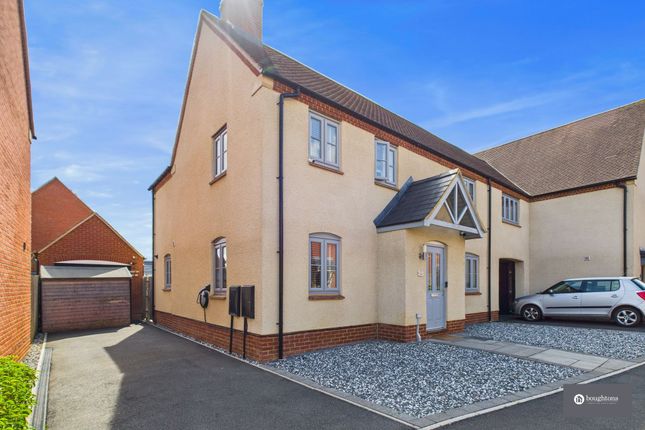 4 bedroom link detached house for sale