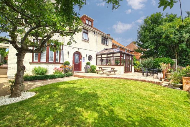 8 bedroom detached house for sale