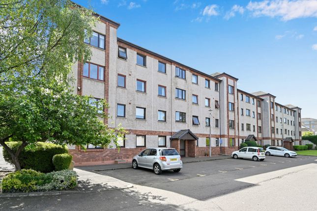 2 bedroom ground floor flat for sale