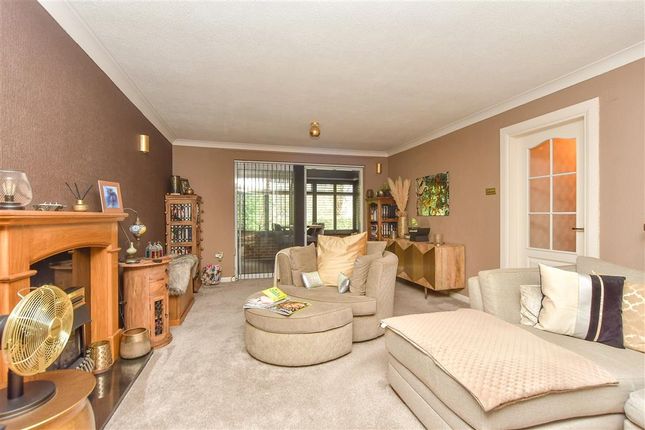 4 bed detached house