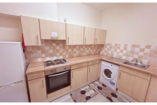 2 bed flat