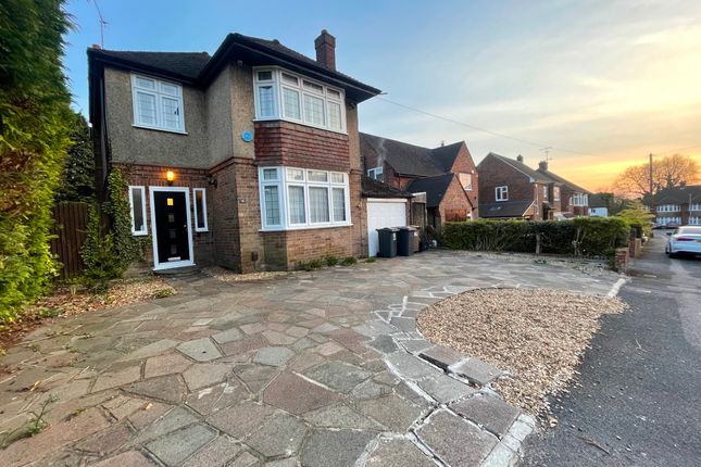 4 bed detached house