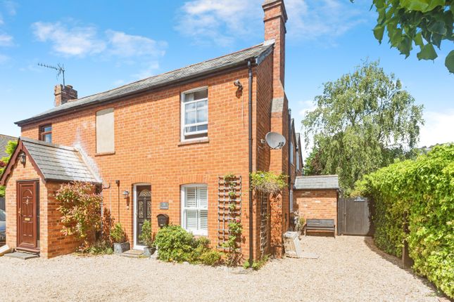 2 bedroom semi-detached house for sale