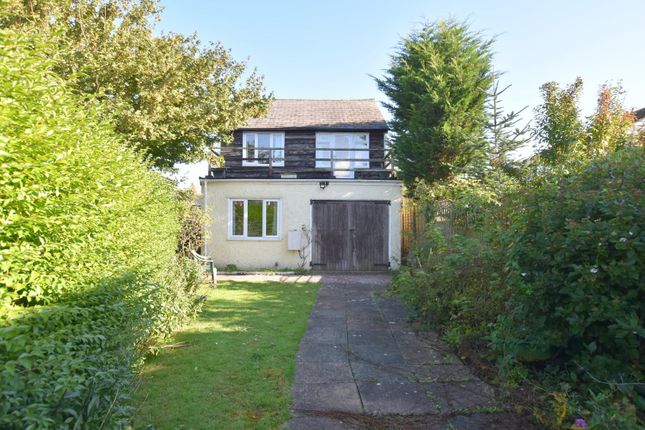 2 bed detached house