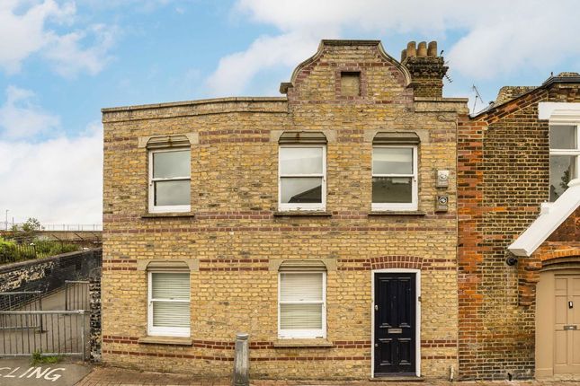 Eversleigh Road, London SW11 1 bed flat for sale