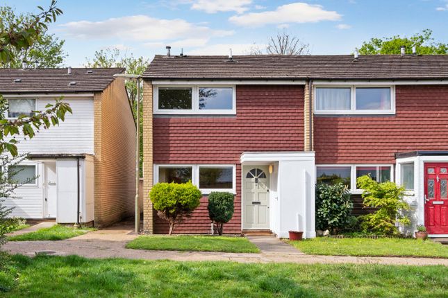 Kemble Close, Weybridge, KT13 2 bed terraced house for sale