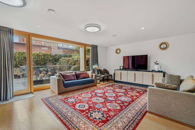 Vicarage Gate, London W8 3 bed apartment for sale