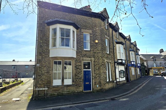 5 bedroom end of terrace house for sale