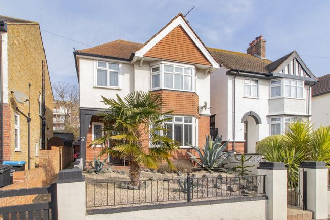 3 bed detached house